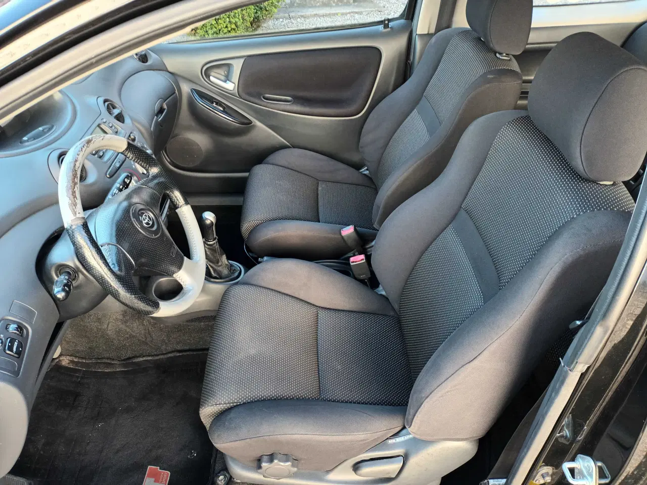 Billede 8 - Toyota Yaris 1,5 T-Sport fra 2001