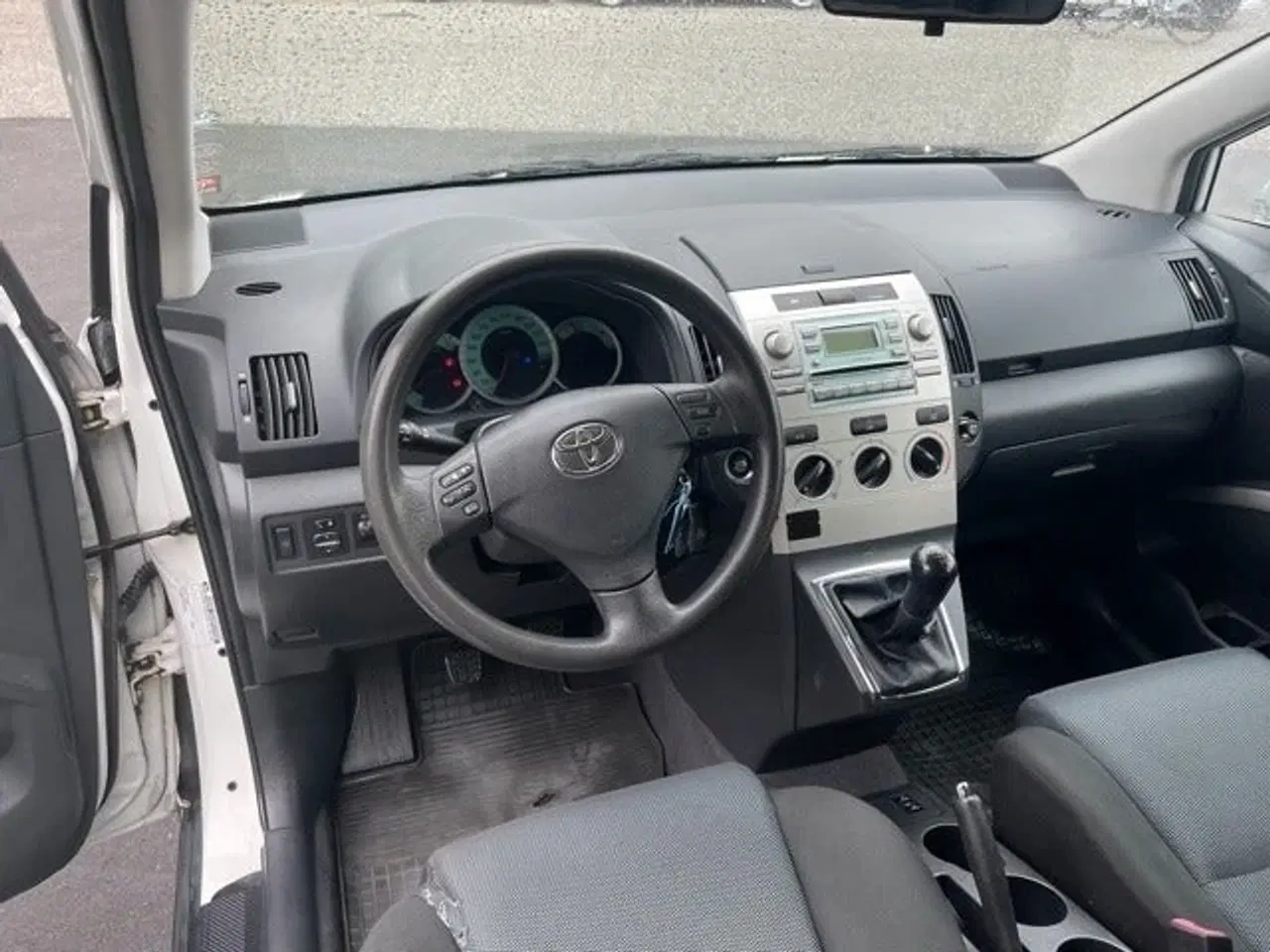 Billede 6 - Toyota Corolla Verso 2,2 D-4D Terra 7prs