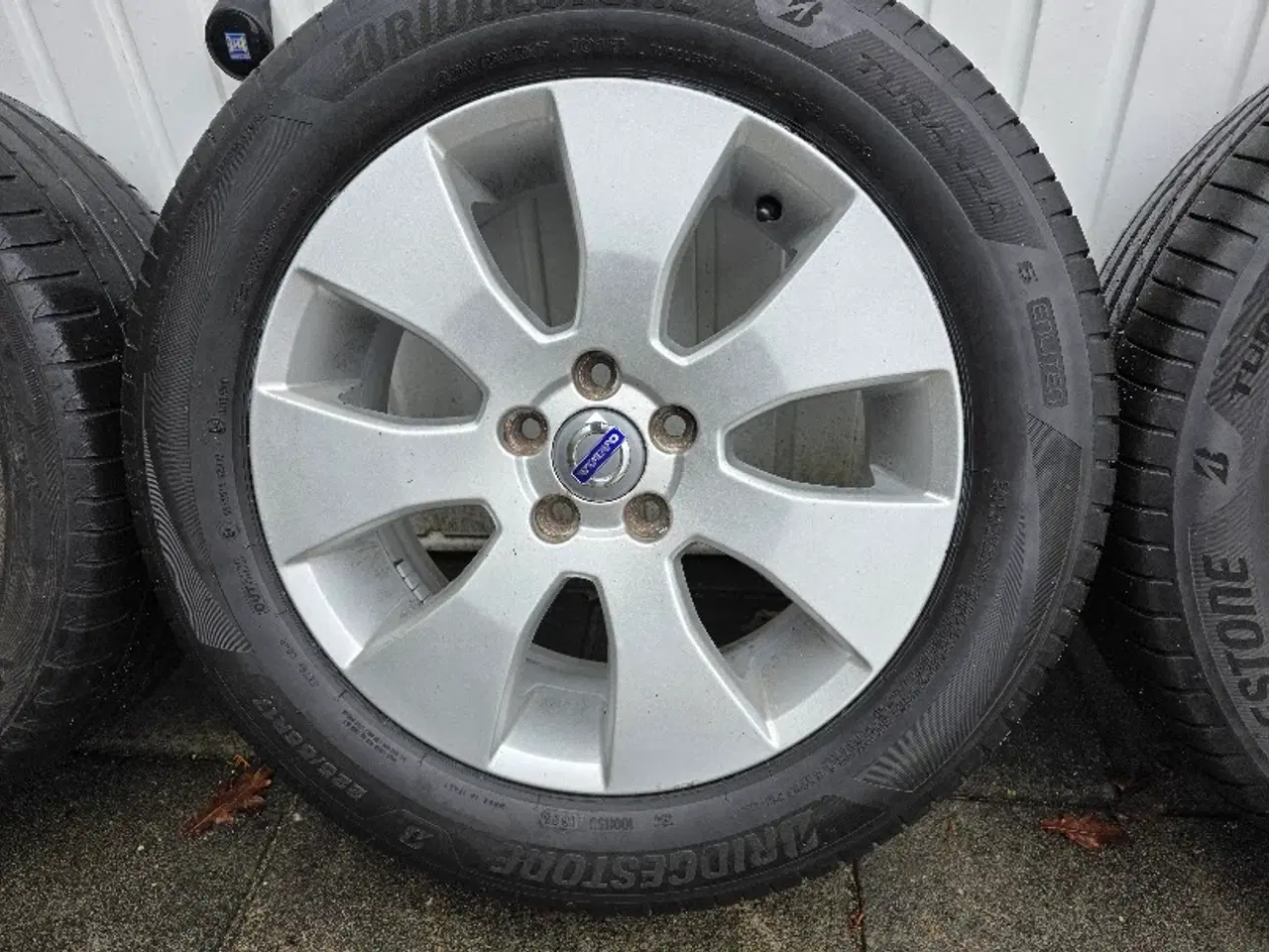 Billede 1 - Volvo Alufælge 17 tommer med Sommer dæk.