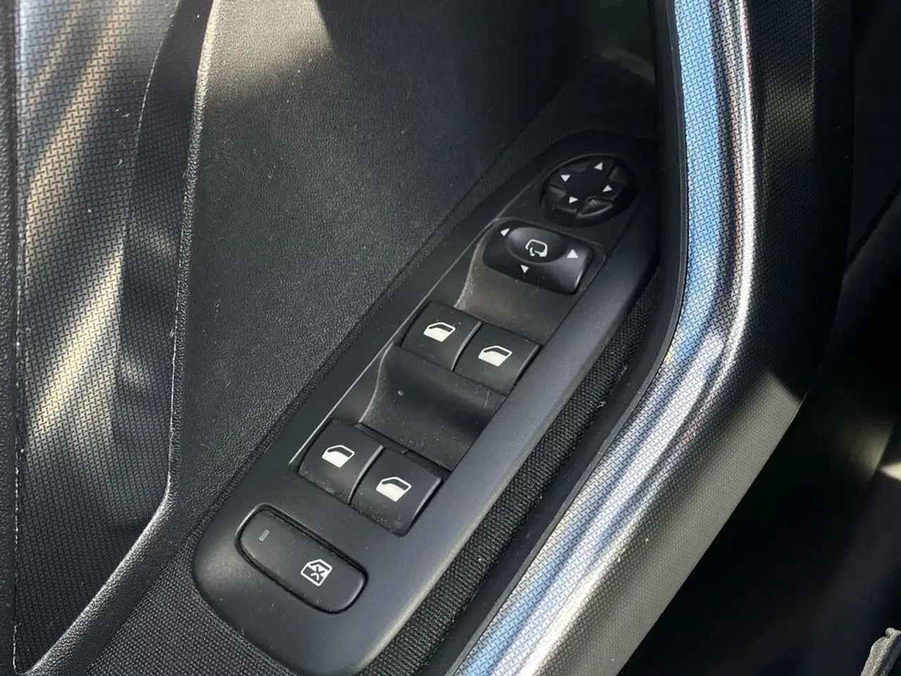 Billede 18 - Peugeot 2008 1,6 BlueHDi Allure Sky 100HK