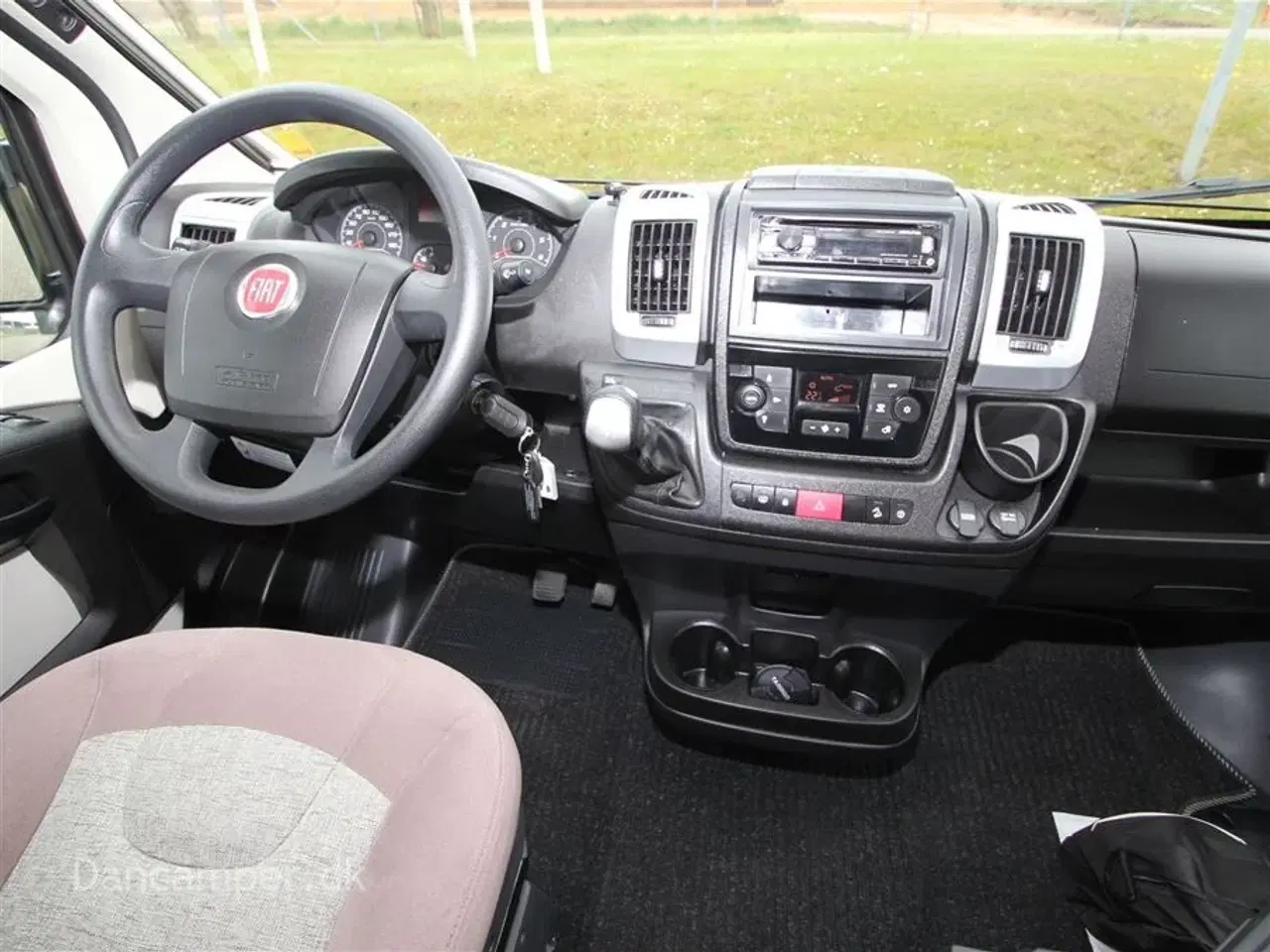 Billede 7 - 2019 - Carthago van 640 LE Chaming Carthago Charming, Luksusvan godt udstyret - Enkeltsengsmodel. 150Hk Automatgear - Solcelle - inverter mm.