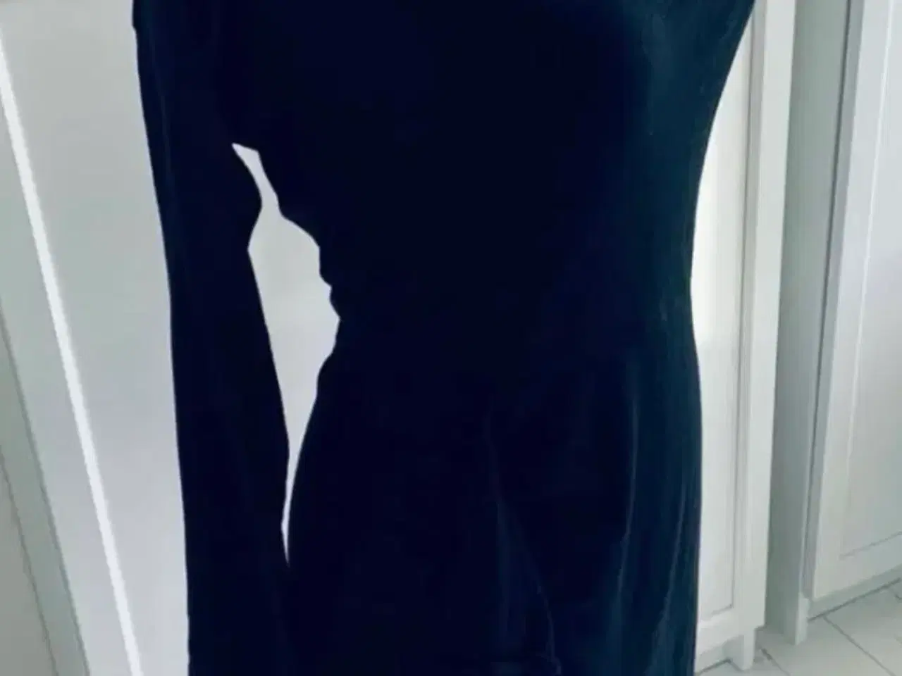 Billede 1 - Kjole i sort fra inwear 