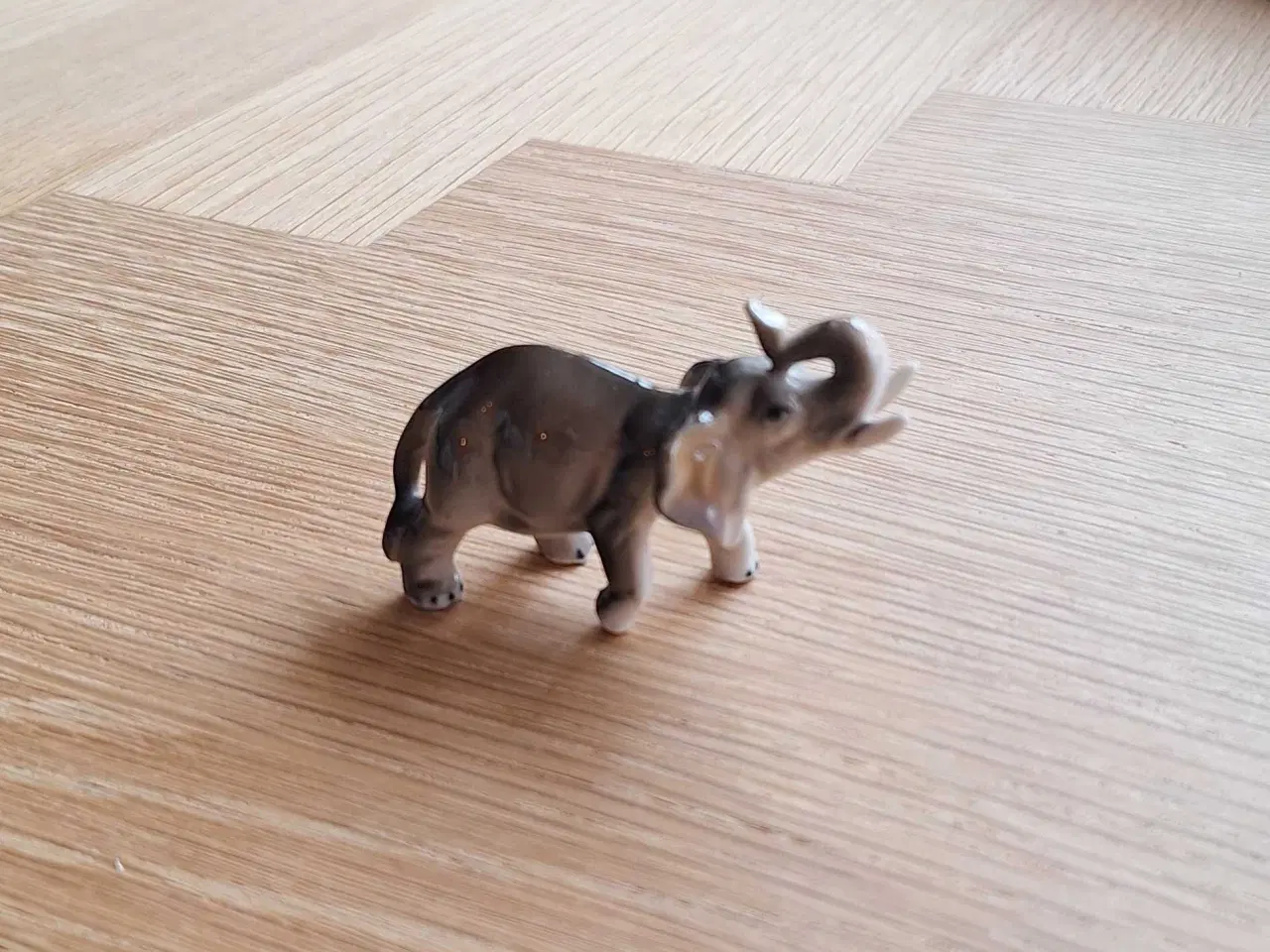 Billede 2 - Porcelæns elefant