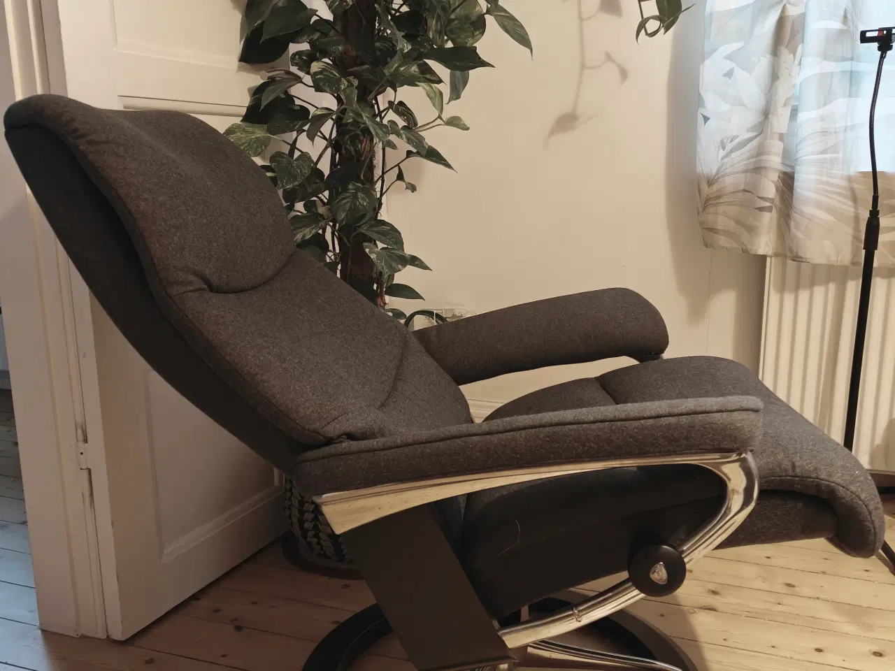 Billede 1 - Stressless View Signature (Small) - grå stof