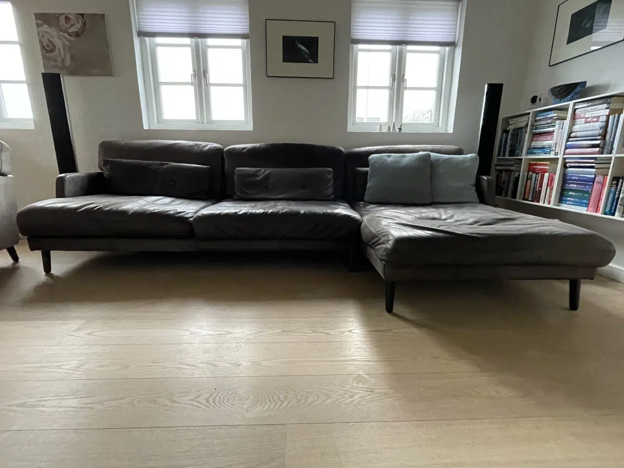 Billede 1 - Lædersofa med chaiselong og lænestol