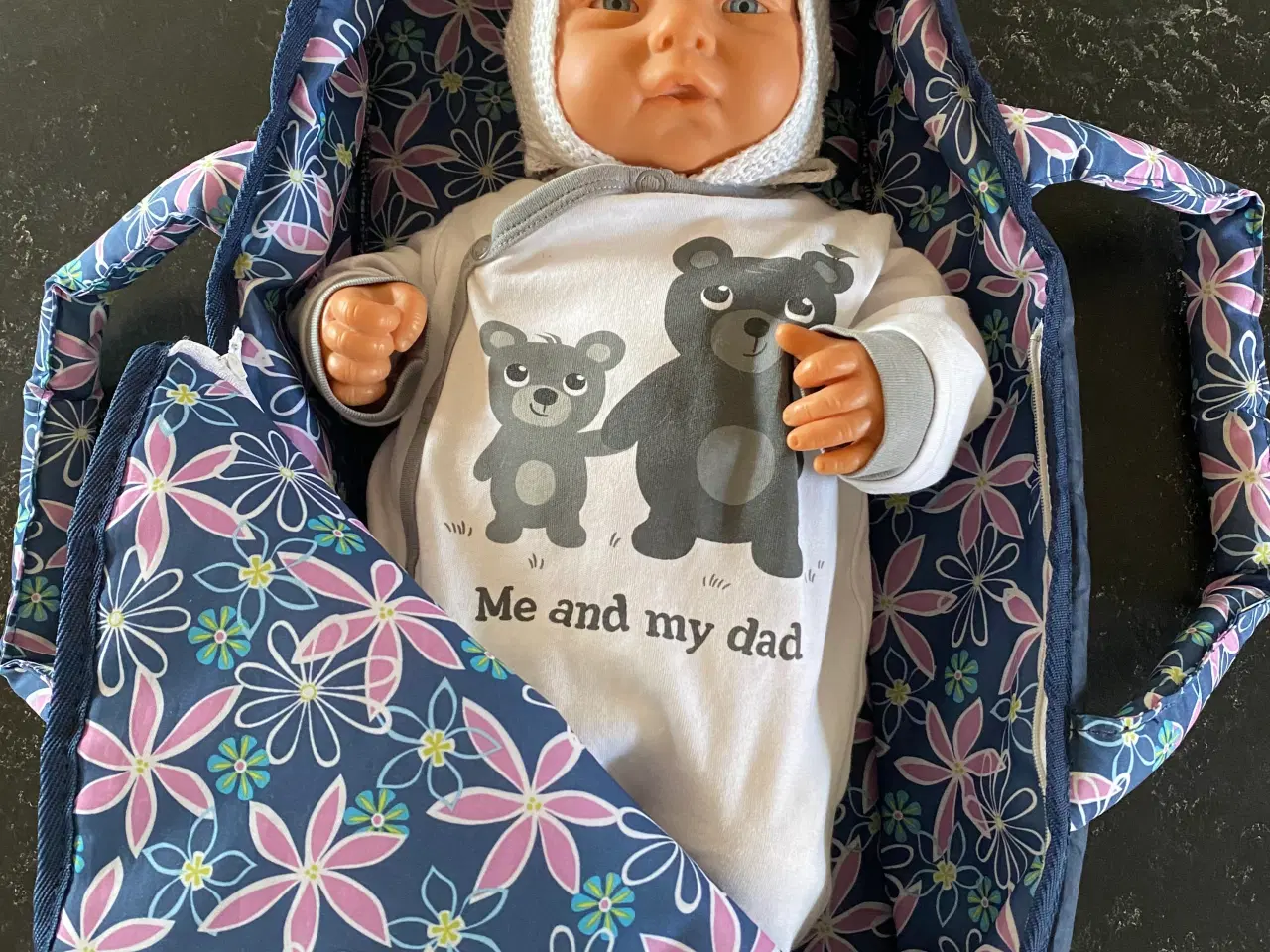 Billede 3 - Dukke med taskeseng