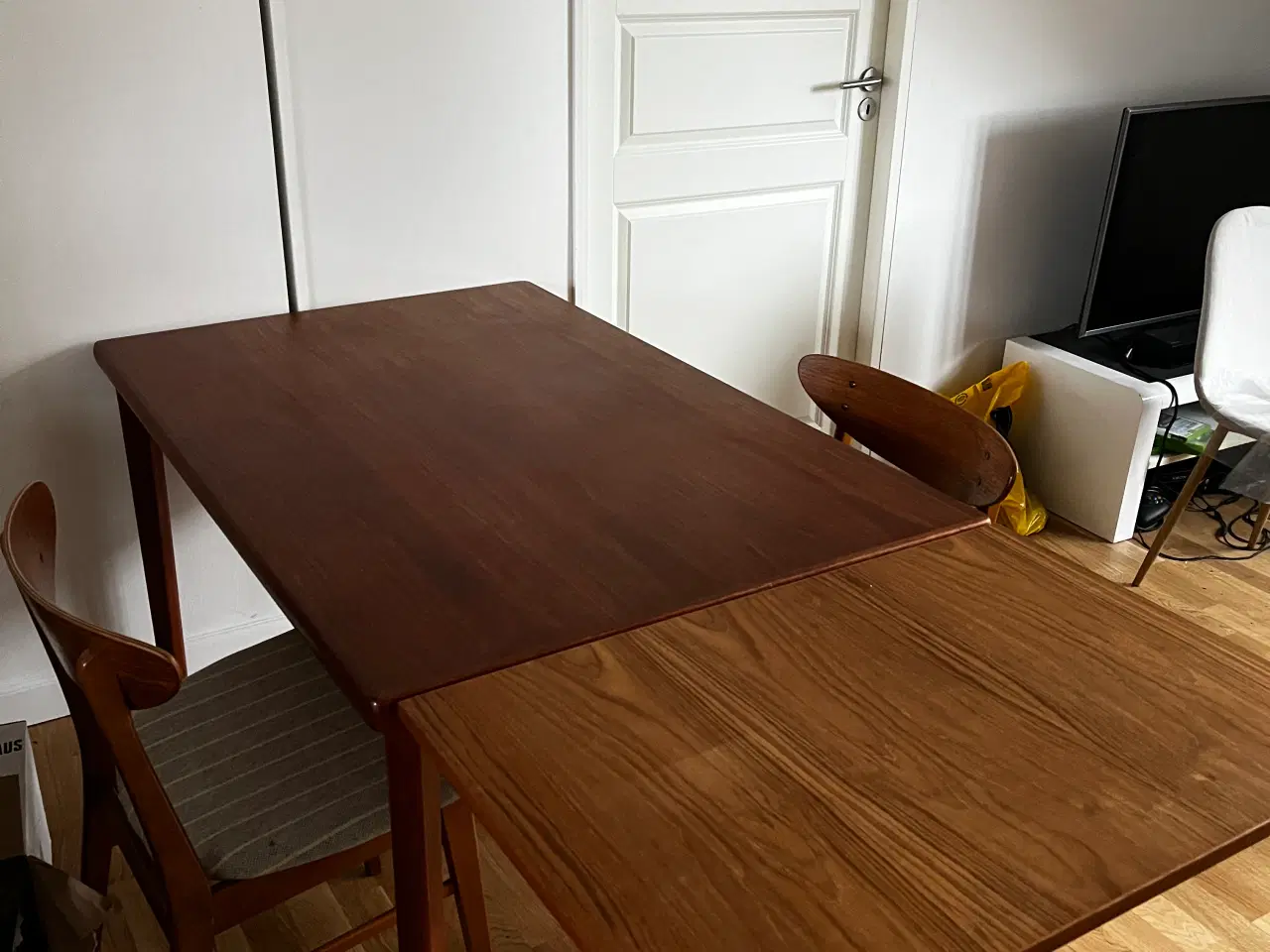 Billede 4 - Henning kjærnulf spisebord m. 6 stole