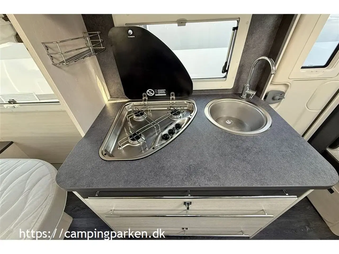 Billede 4 - 2022 - Caravelair Artica 490   Super fin campingvogn med mover, cykelstativ, aircondition og fortelt