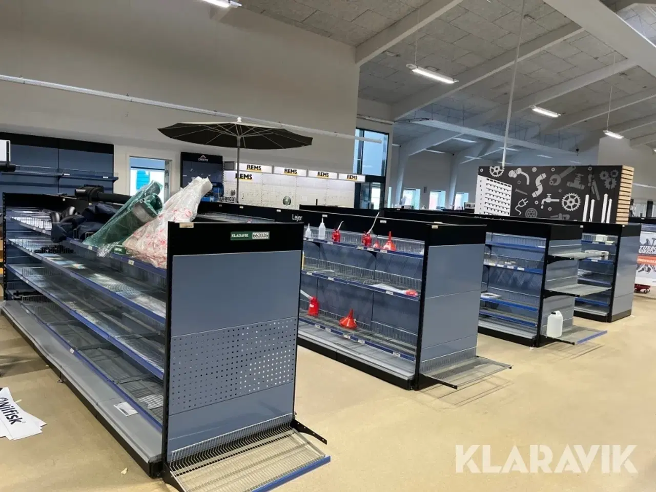 Billede 1 - Værksteds/butik inventar