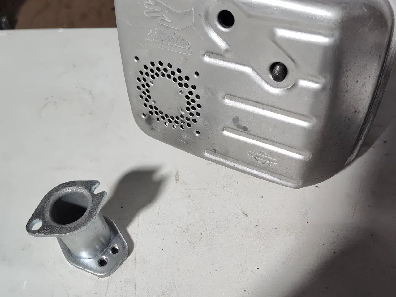 Billede 1 - Briggs & Stratton udstødning 