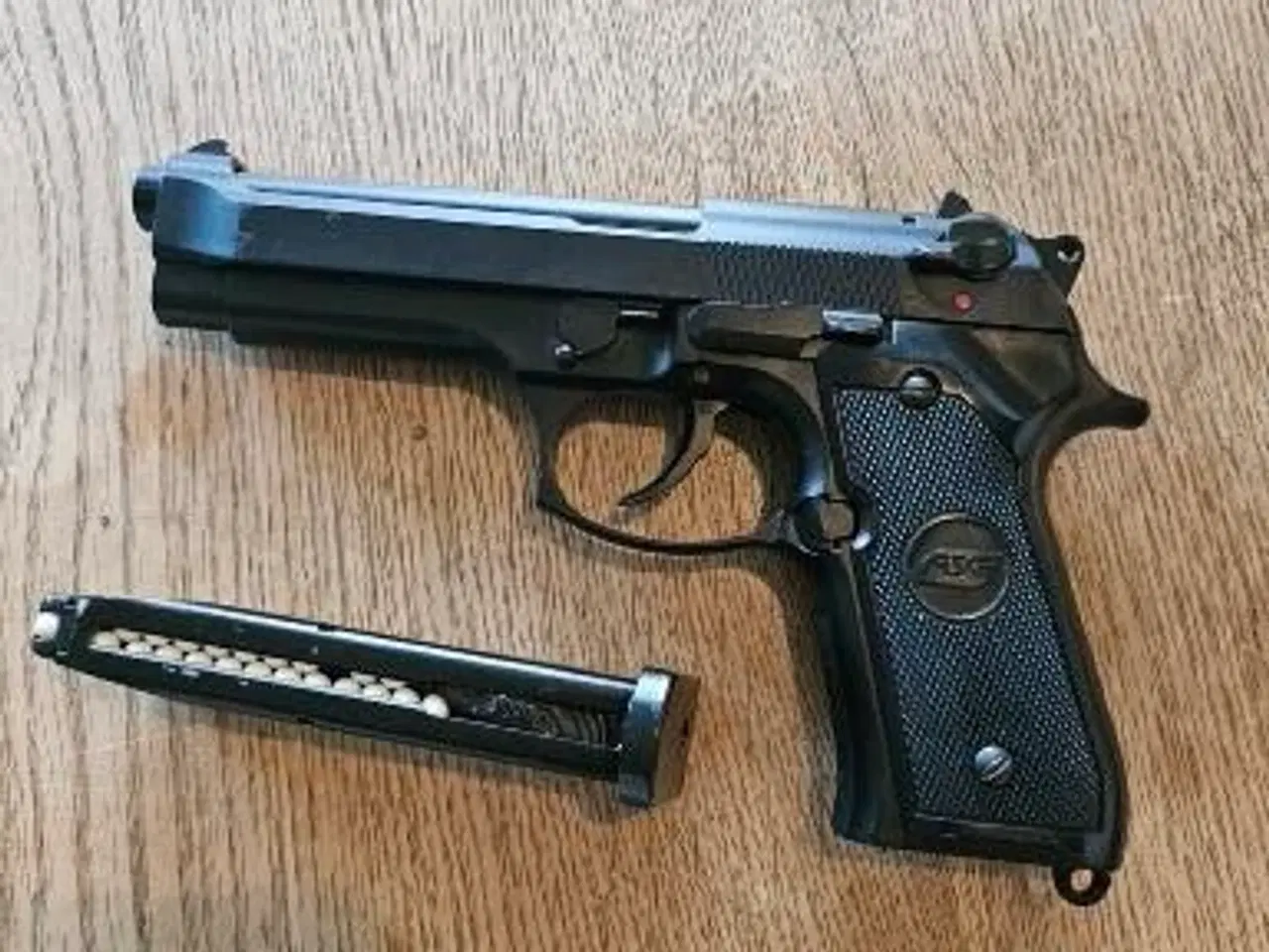 Billede 4 - M9 co2 pistol blow back