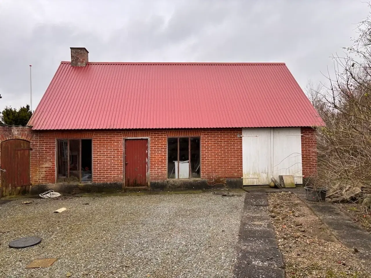 Billede 3 - Bevaringsværdigt hus, billigt projekt, stor grund