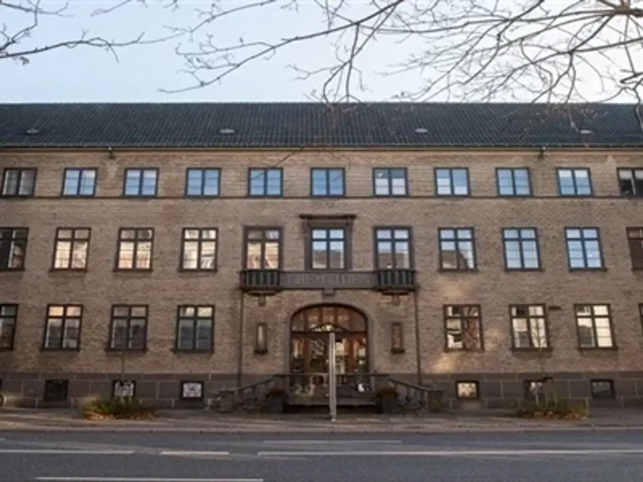 Billede 1 - Spændende erhvervslejemål i historisk ejendom i centrum af Aalborg