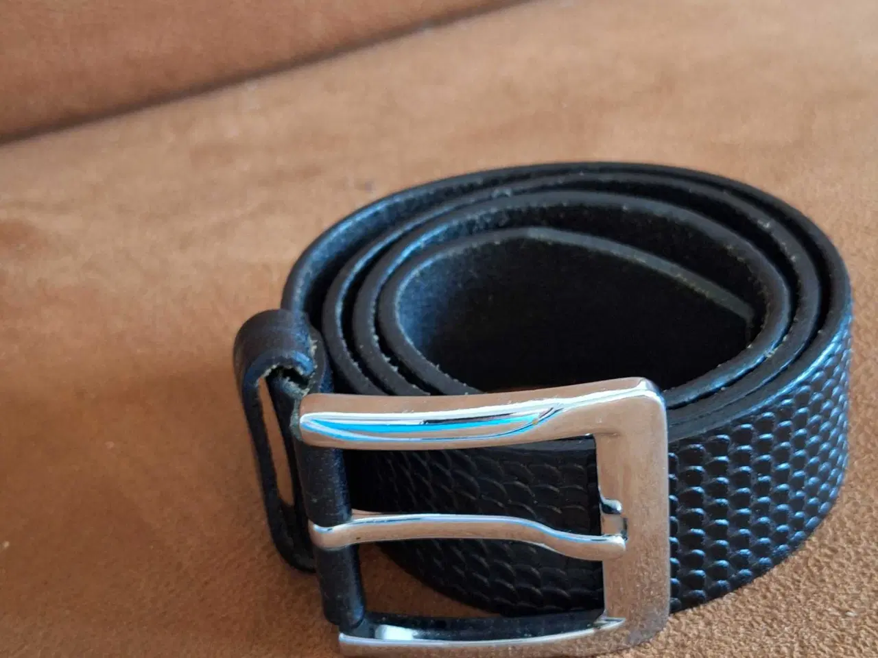 Billede 1 - Sort læderbælte 