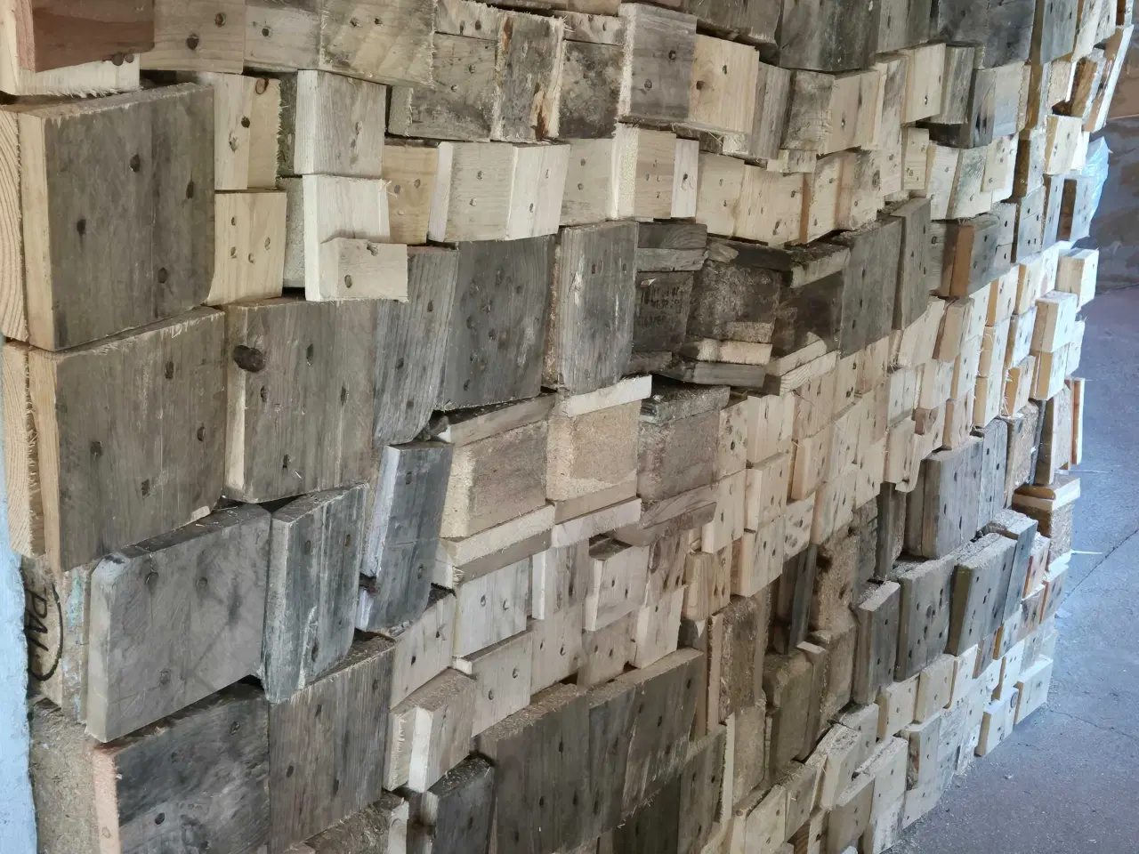 Billede 1 -  Spåntræsklodser