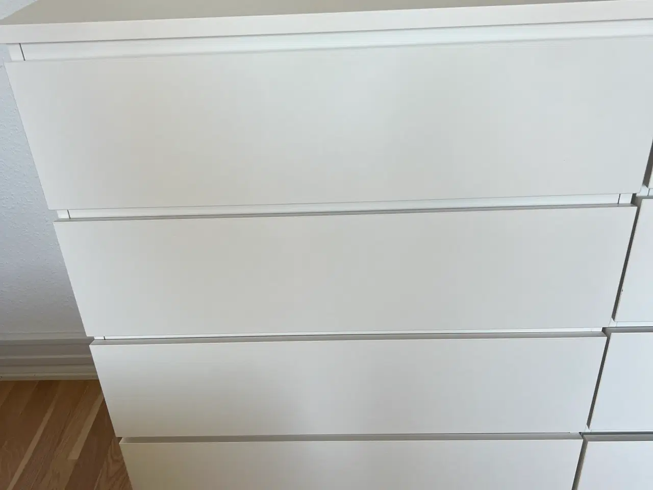 Billede 1 - Hvid kommode