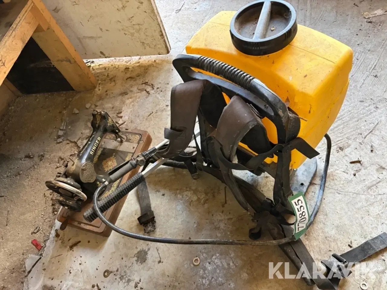 Billede 3 - Marksprøjte og symaskine