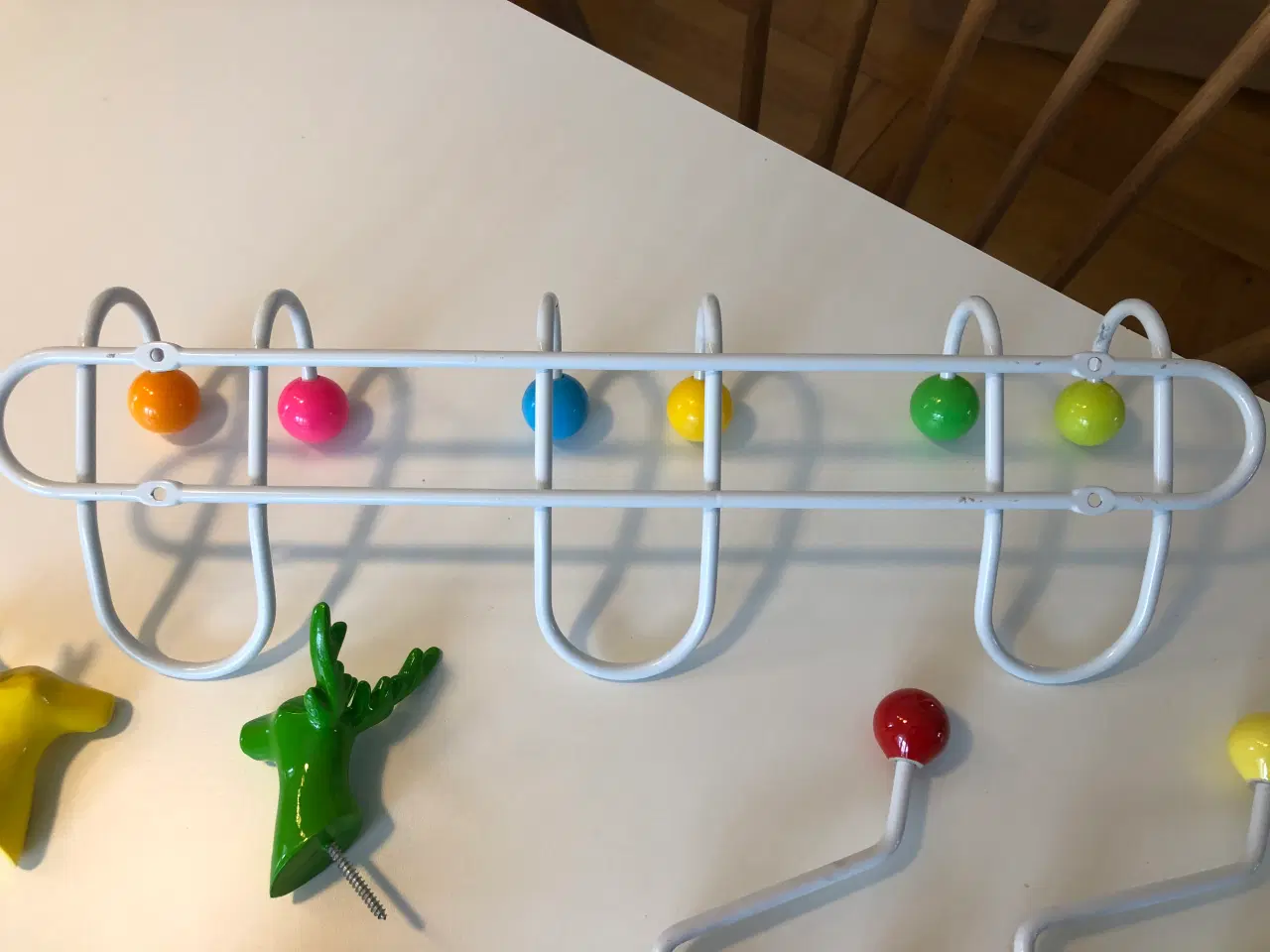 Billede 10 - Knagerække i flotte farver