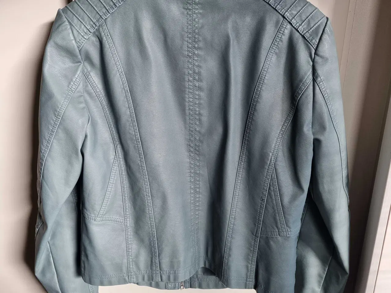 Billede 2 - Smarte korte jakker str M/L