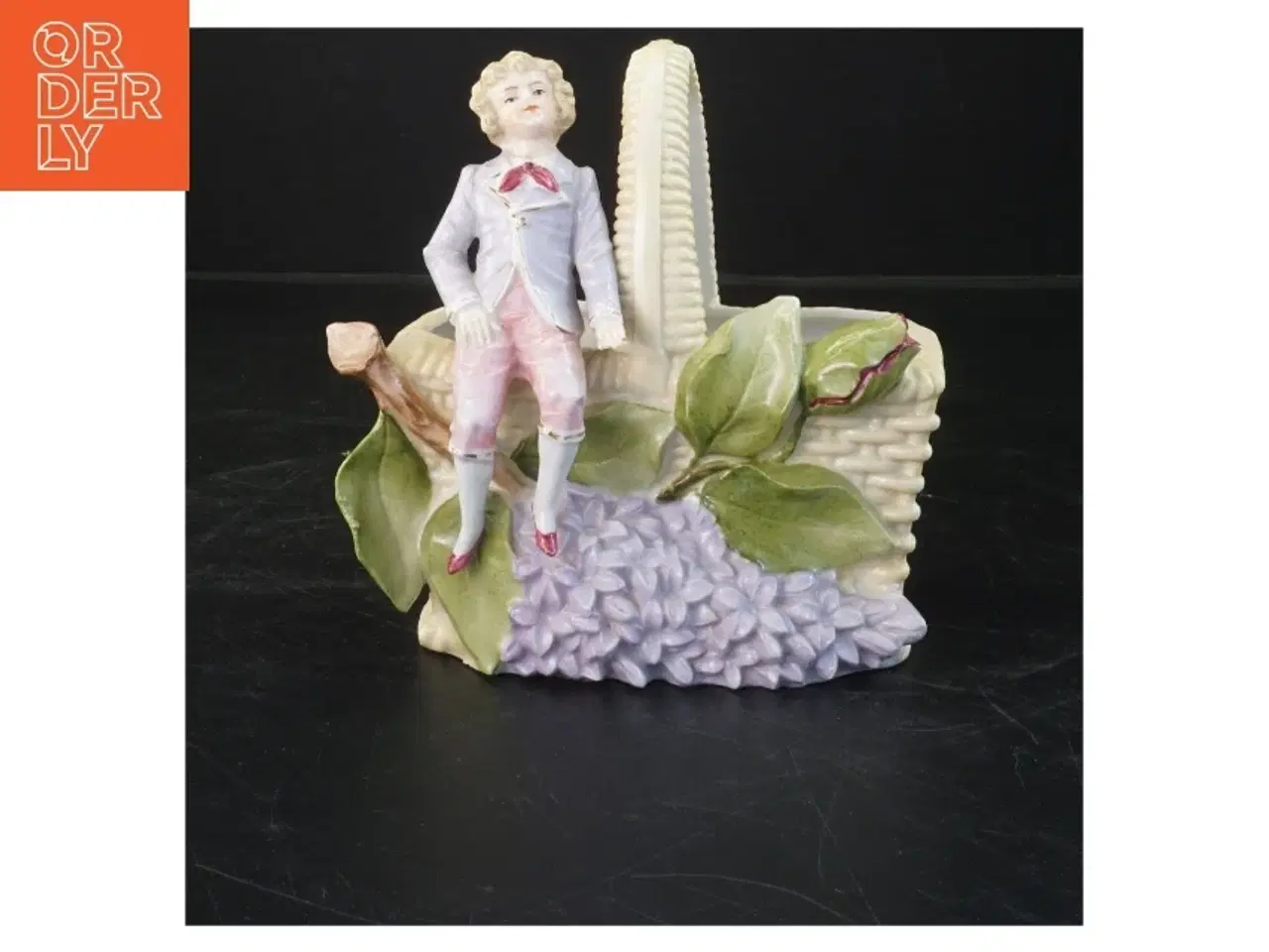 Billede 1 - Dekorativ keramisk figurvase med dreng (str. 15x12x8 cm)