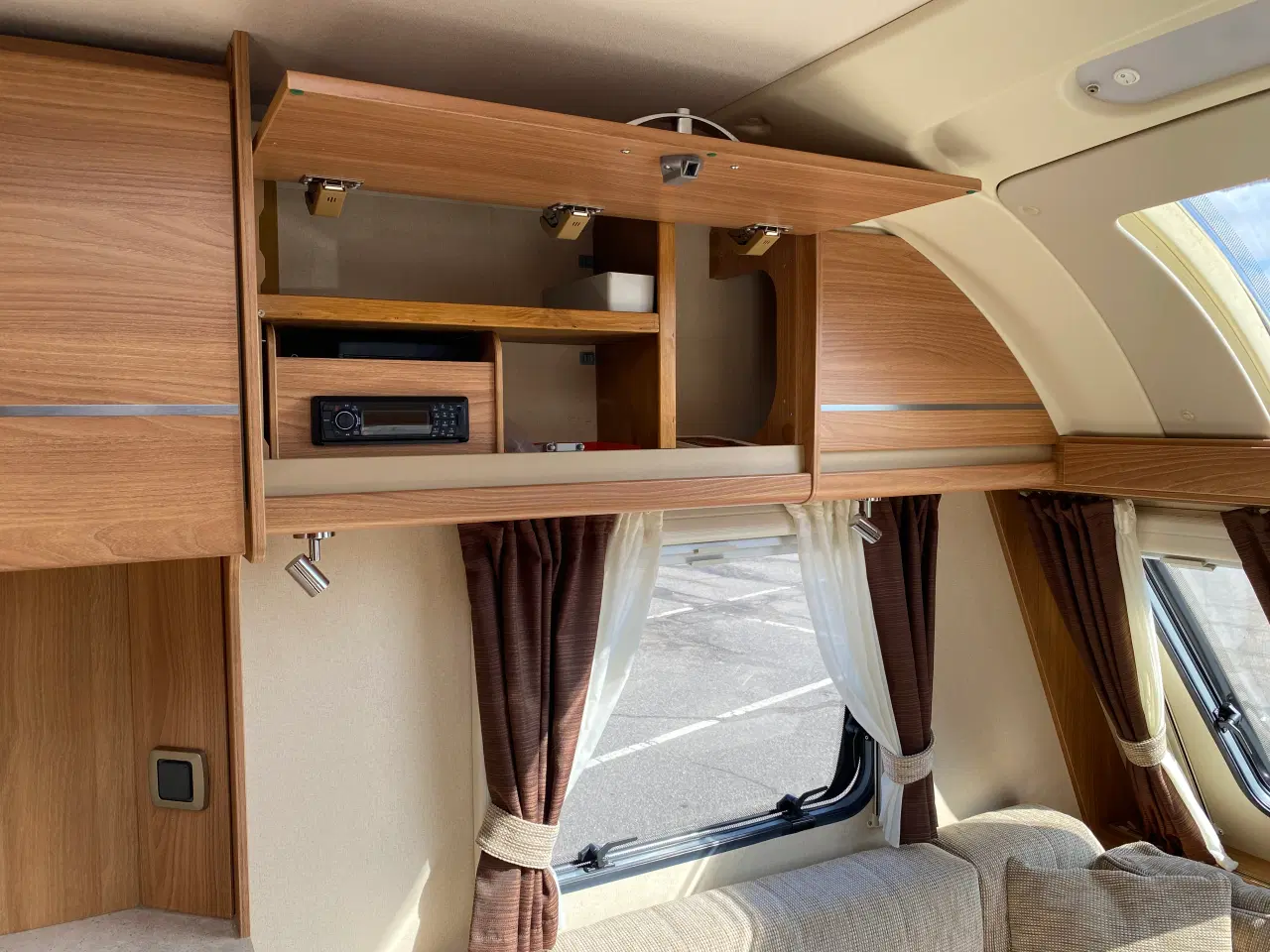 Billede 8 - KVALITET,CAMPINGVOGN ? der ligner en Autocamper. 