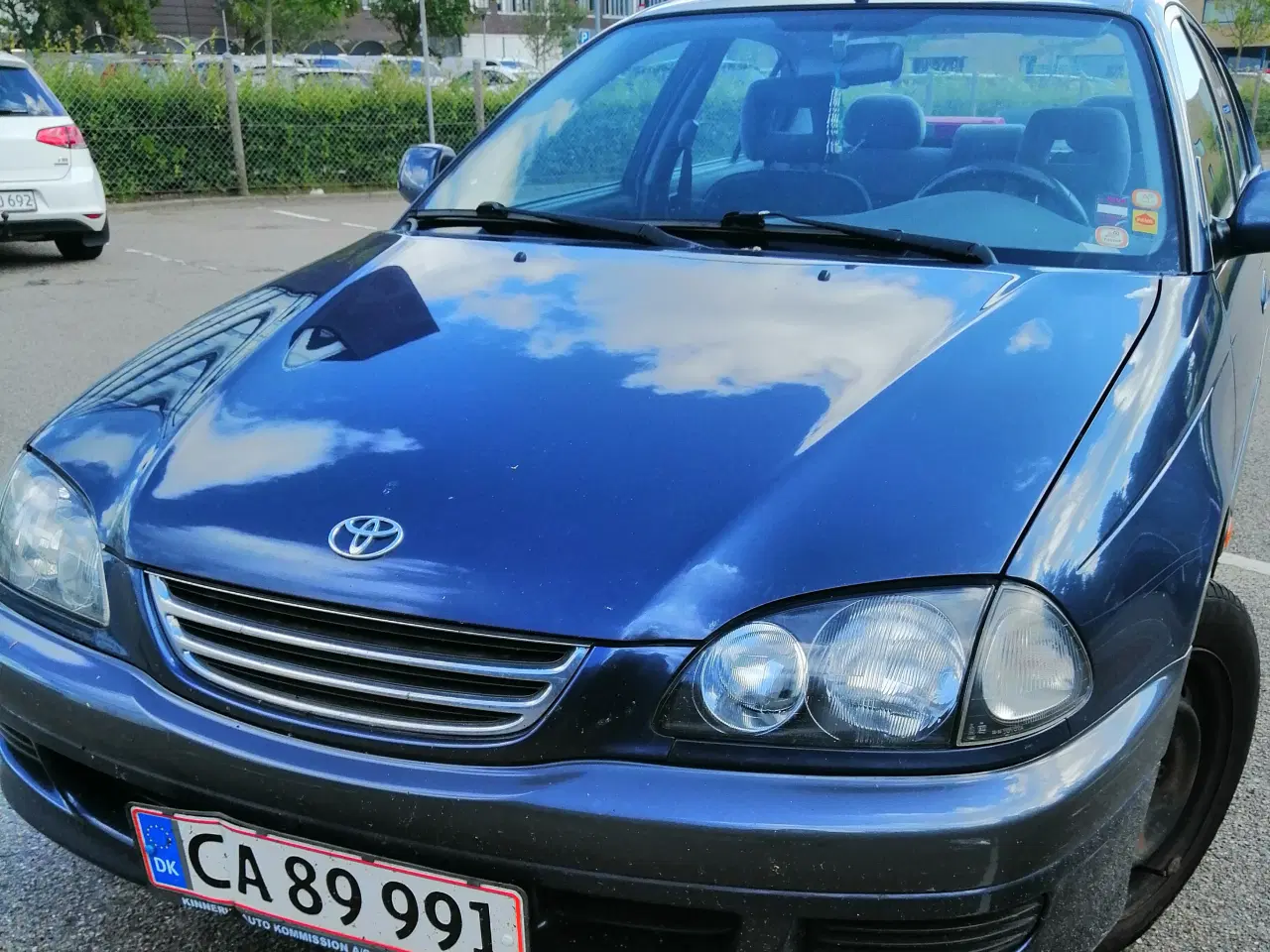 Billede 2 - Toyota Avensis 1.8 benzin 1999, synet aug24