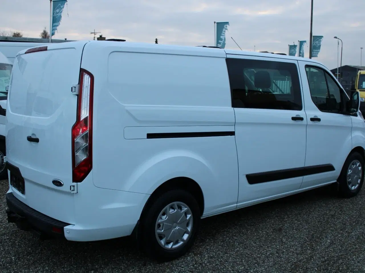 Billede 8 - Ford Transit Custom 320L 2,0 TDCi 130 Mandskabsvogn