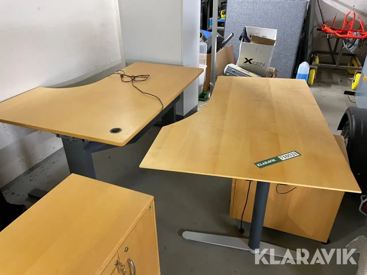 Billede 12 - Hævesænkebord 3 styk og lille skab på hjul