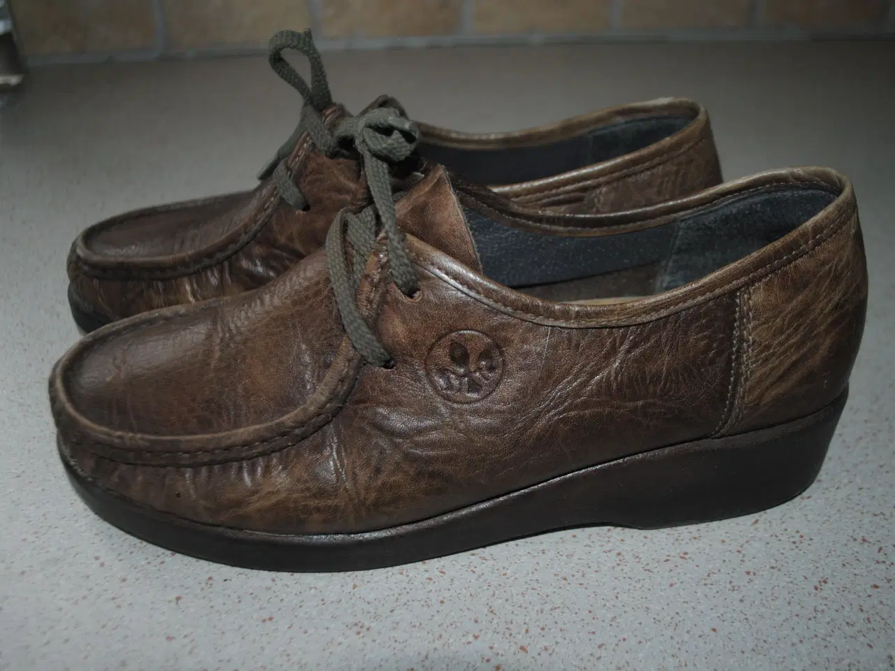 Billede 5 - Forskellige sko i str 38 fra 25 kr