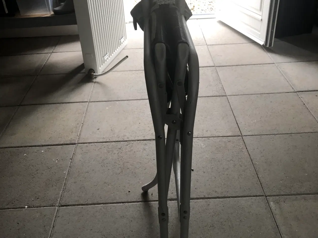 Billede 5 - Højstol. Klapsammenlig. God til camping.