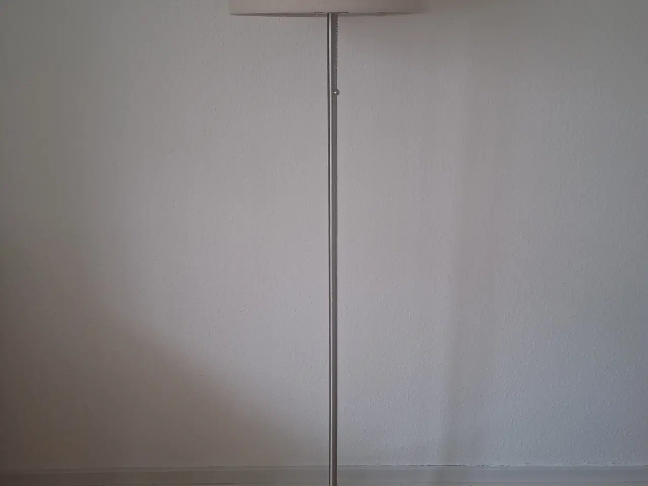 Billede 2 -  Gulv Lampe