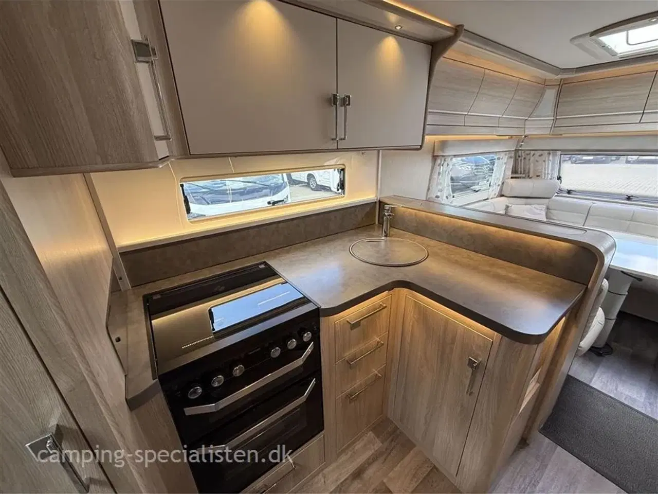 Billede 8 - 2023 - Kabe Royal 600 CXL DXL   Pæn og meget velholdt luksus campingvogn - Kabe Royal 600 CXL DXL fra 2023 - Kan nu opleves hos Camping-Specialisten