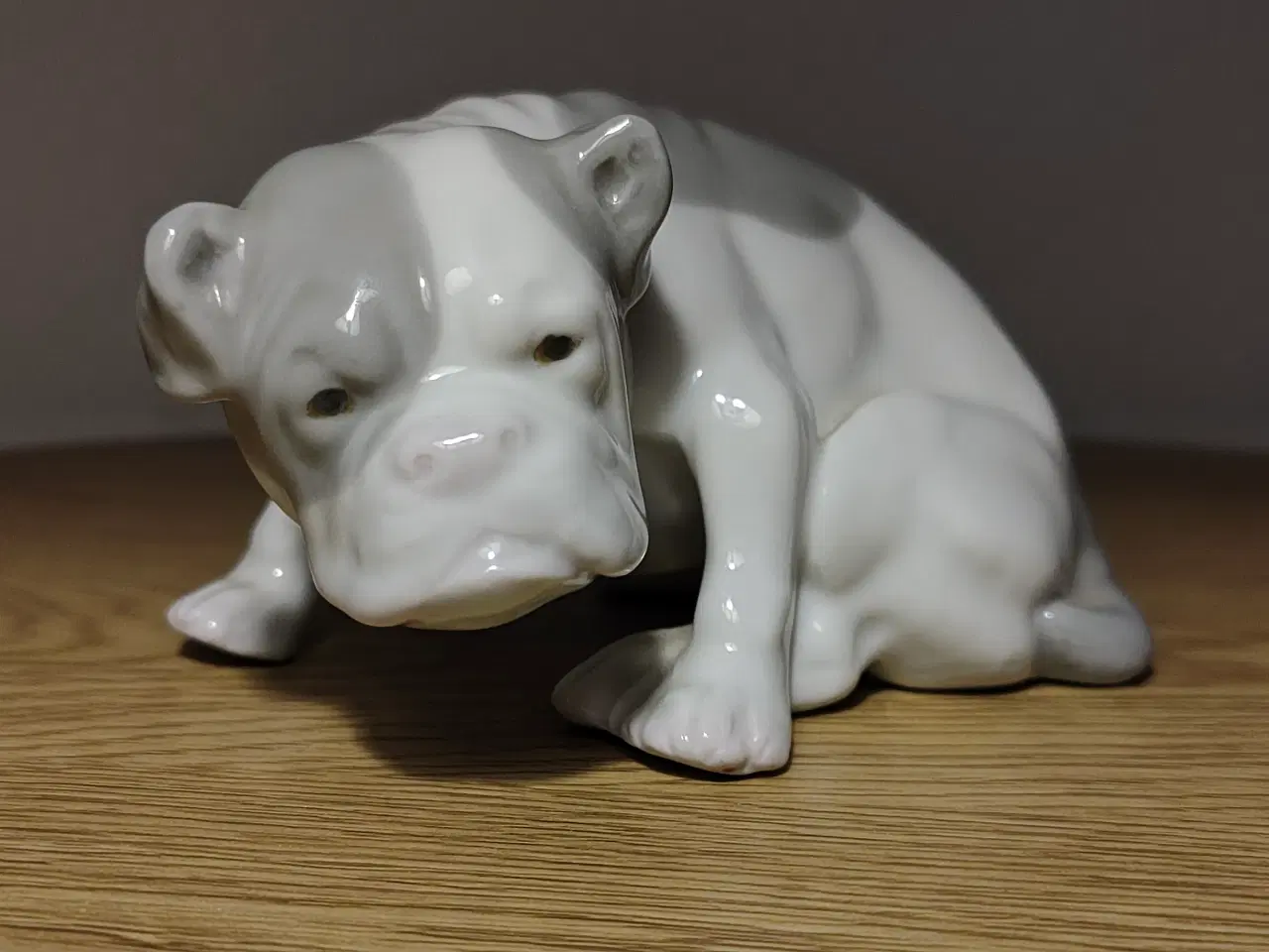 Billede 1 - Sød lille porcelænshund