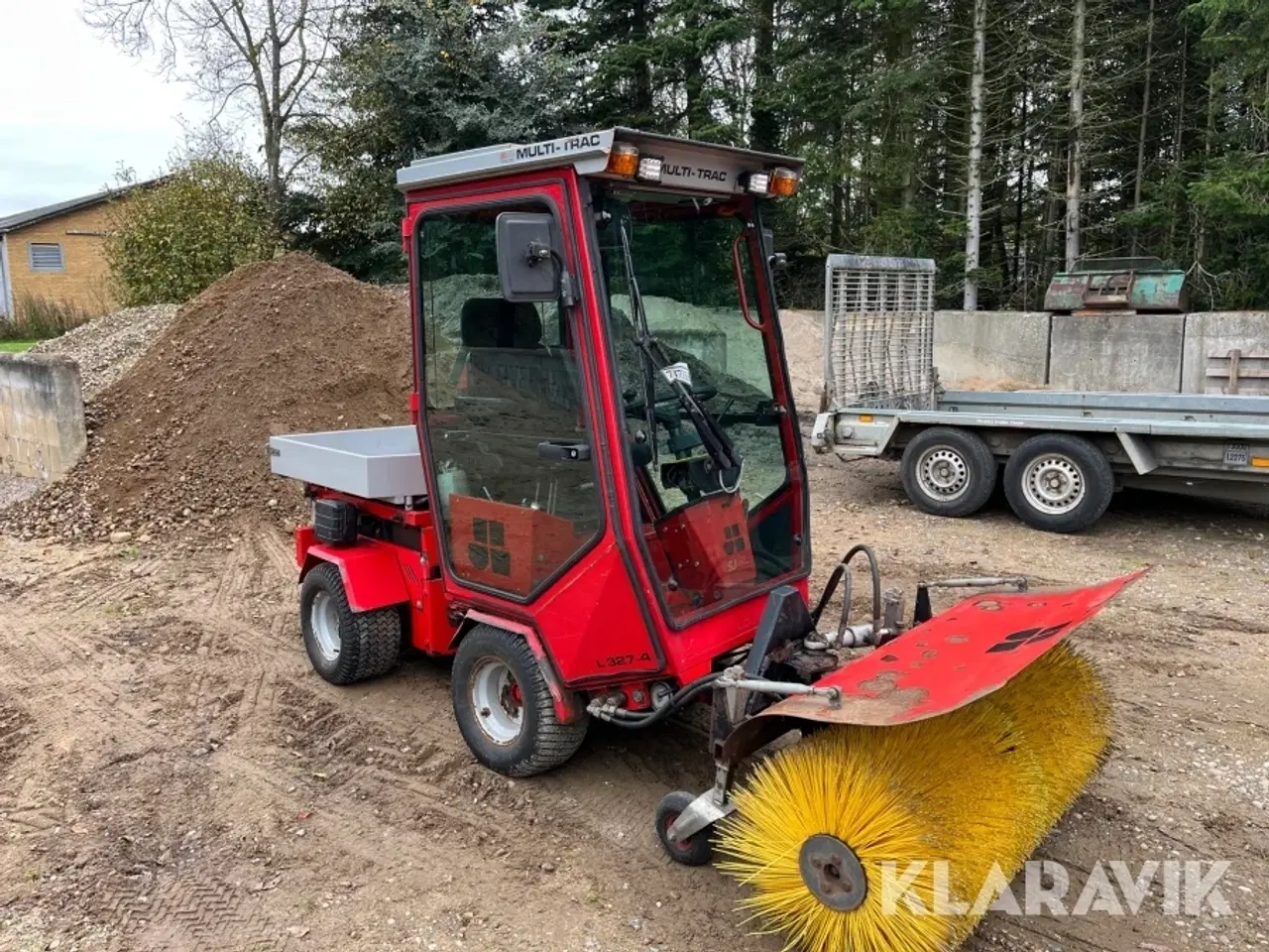 Billede 4 - Redskabsbærer Multi Trac L327-4