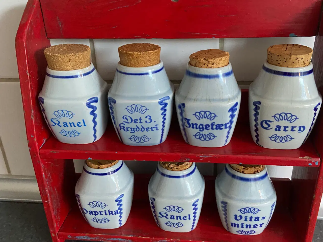 Billede 3 - 7 krydderikrukker på hylde - Søholm