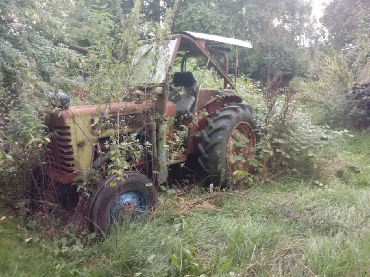 Billede 1 - Traktor IH 275b