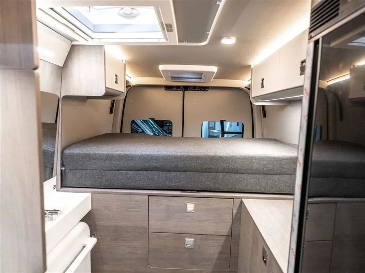 Billede 6 - 2026 - FURGOK   Langsgående senge og cykel garage på 6 meter!