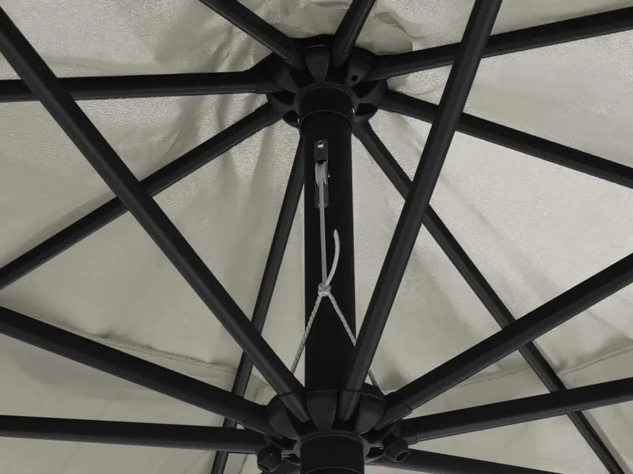 Billede 2 - Udendørs parasol med metalstang 400 cm sandfarvet