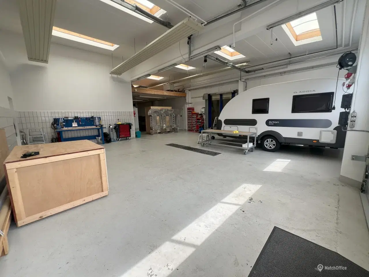 Billede 5 - Erhvervslejemål med 2 gode elporte