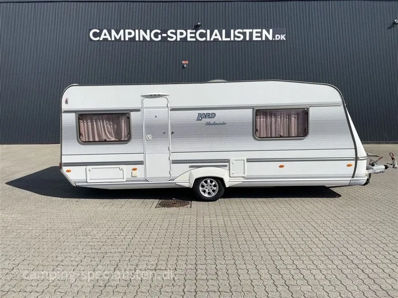 Billede 1 - 2004 - LMC 550 Lord Ambassador   Pæn og velholdt LMC 550 Lord Ambassador fra 2004 - Kan nu opleves hos Camping-Specialisten i Silkeborg