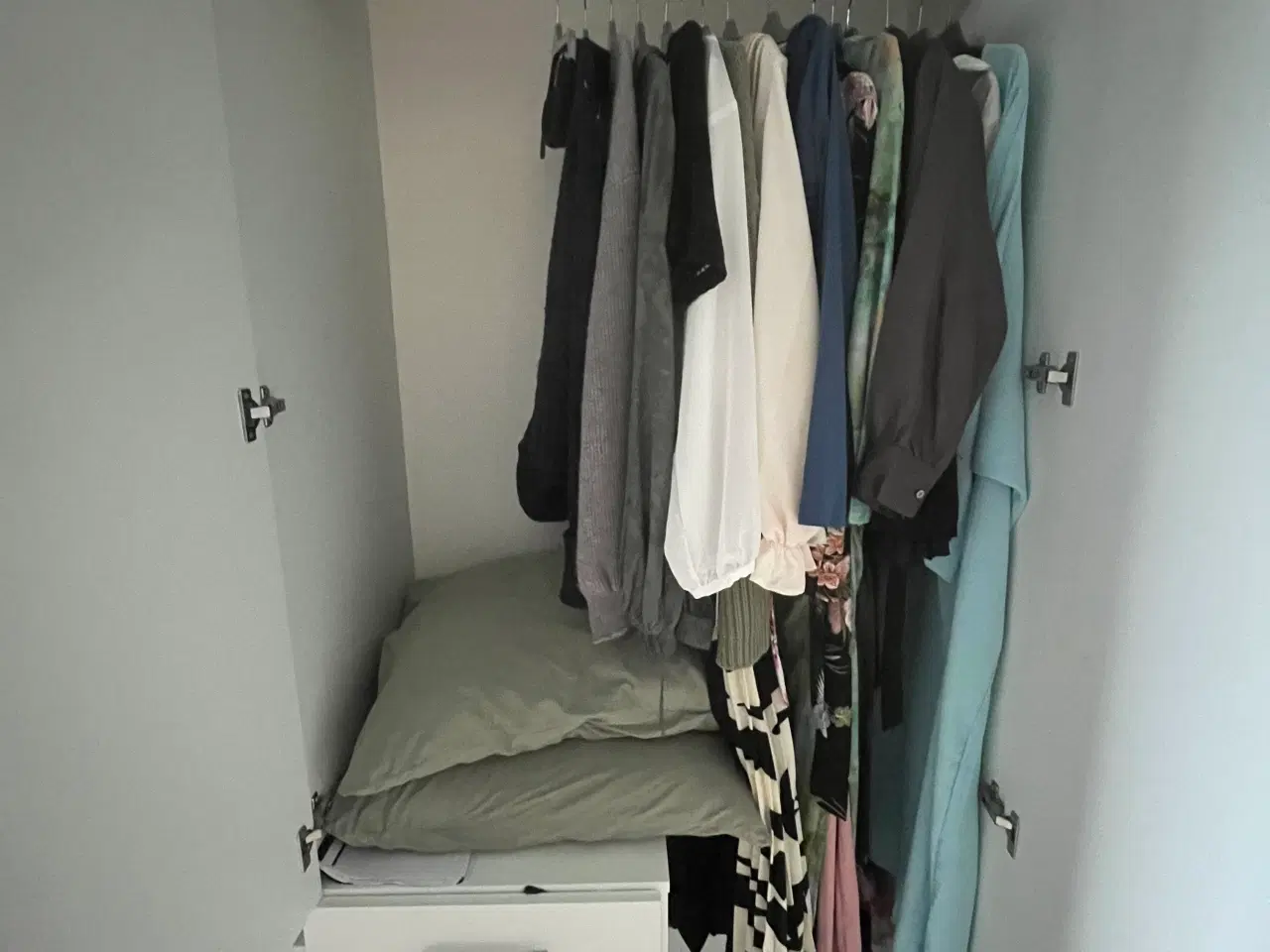 Billede 5 - Garderobe skab fra Jysk