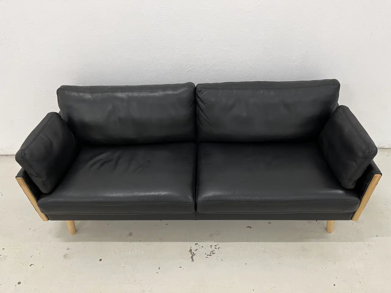 Billede 5 - Horisont BD 3 Pers.Sofa i sort semianilin læder.