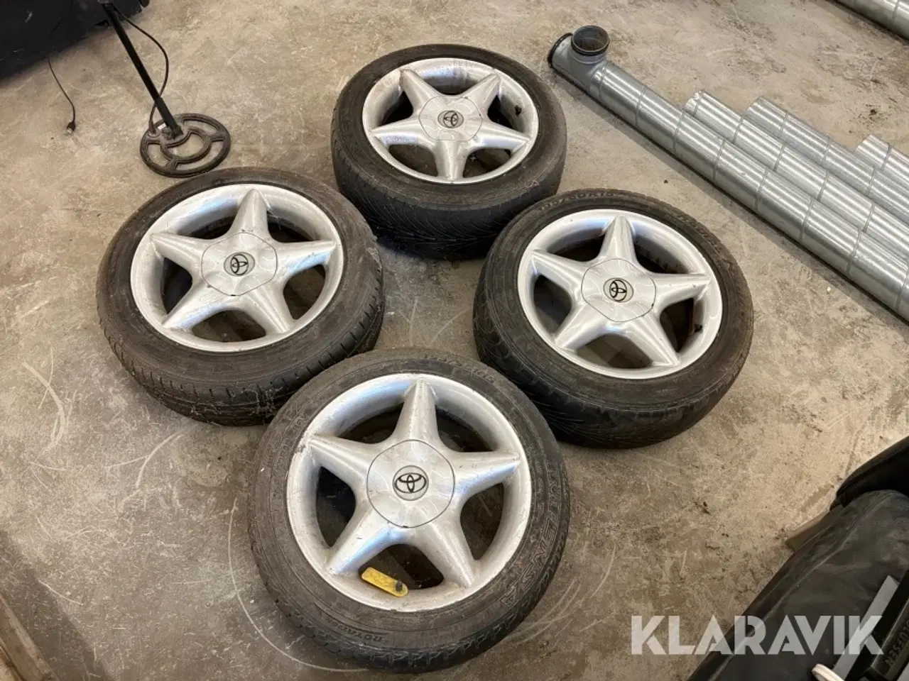 Billede 2 - Alufælge med dæk Toyota