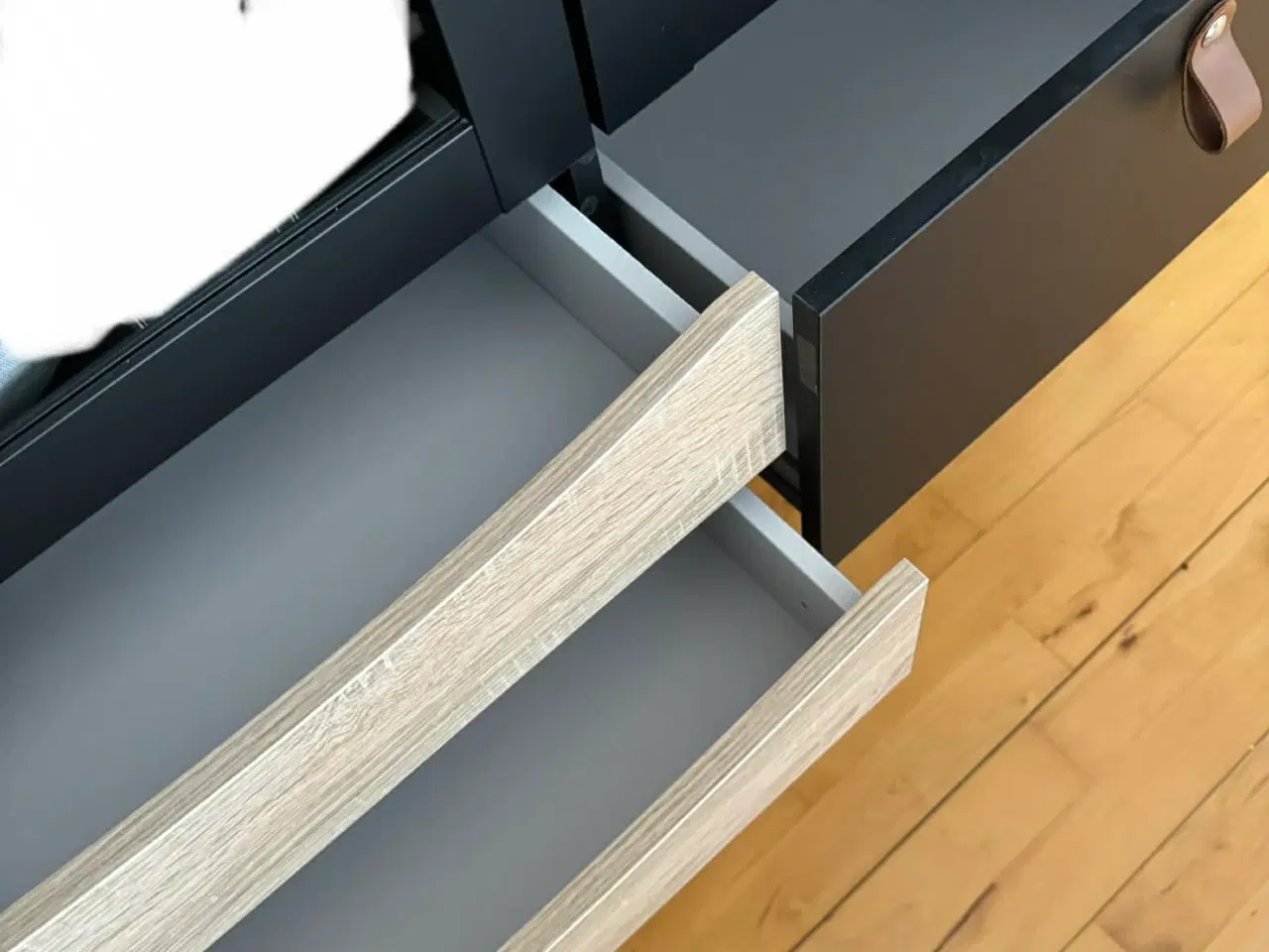 Billede 3 - Tulino Vitrineskab