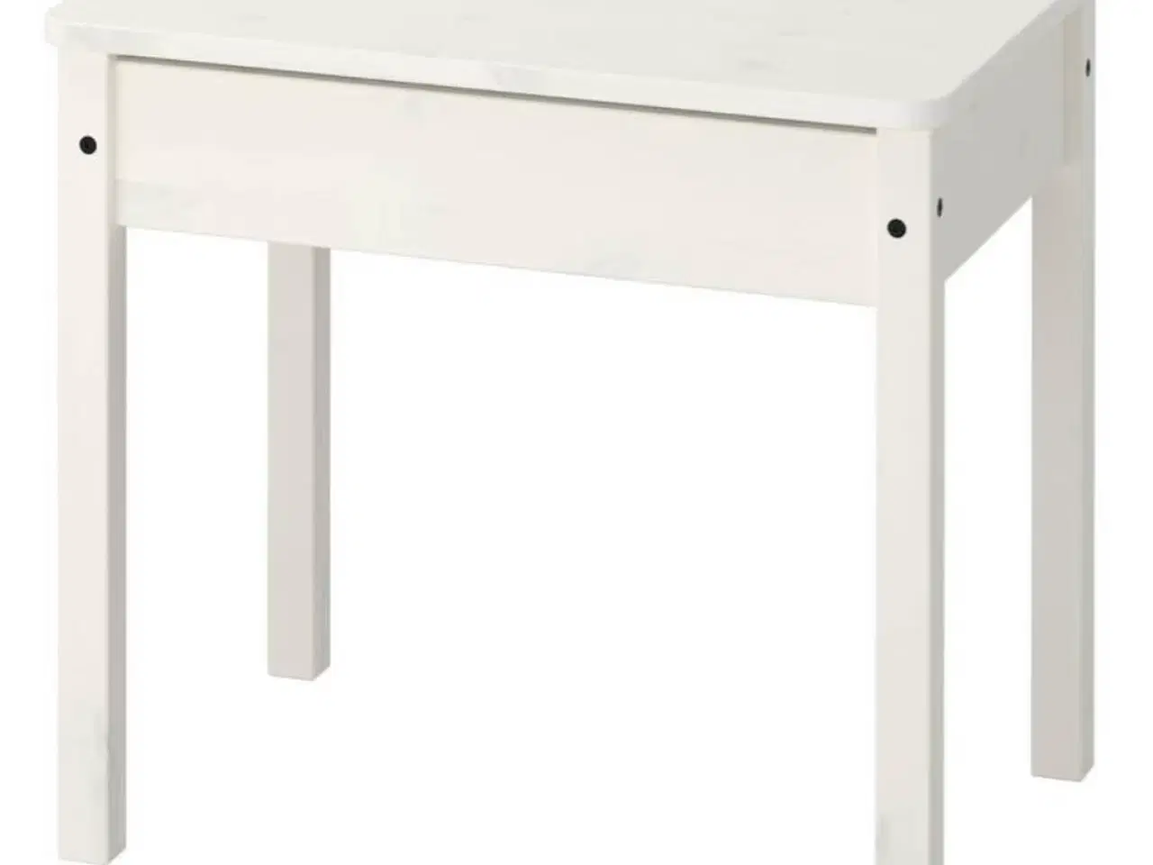 Billede 4 - IKEA SUNDVIK børneskrivebord og stol