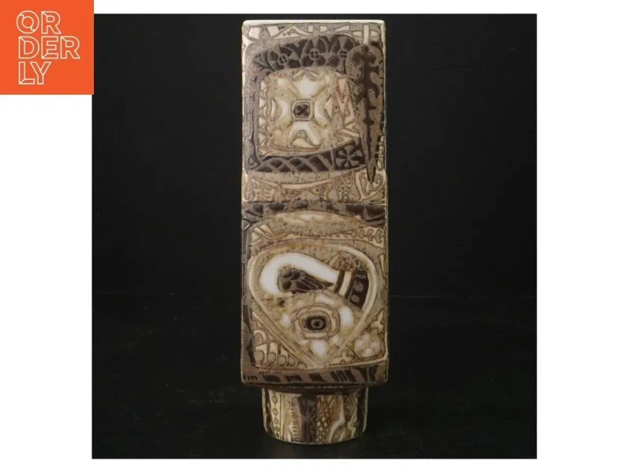 Billede 2 - Porcelæn Vase med Relief Dekoration 719-3259 fra Royal Copenhagen (str. H 22 cm)