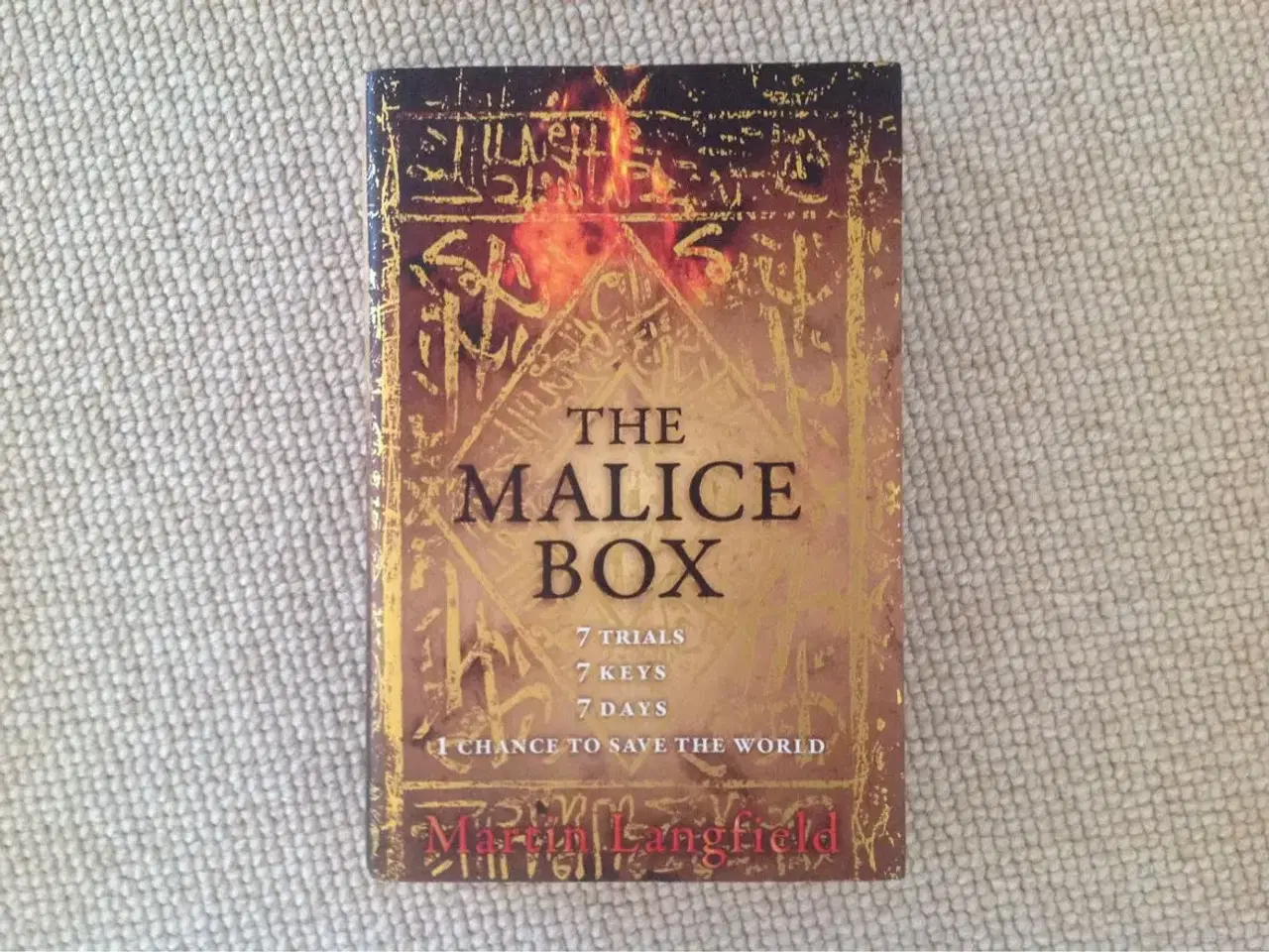 Billede 1 - The Malice Box" - engelsk udgave