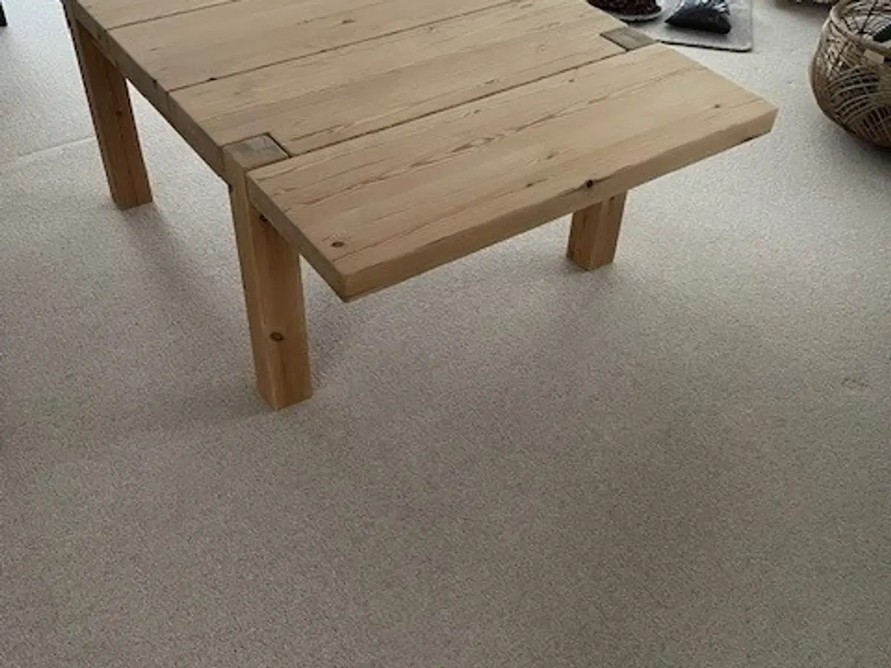 Billede 3 - Sofabord - massiv fyrtræ - m/plader i begge ender