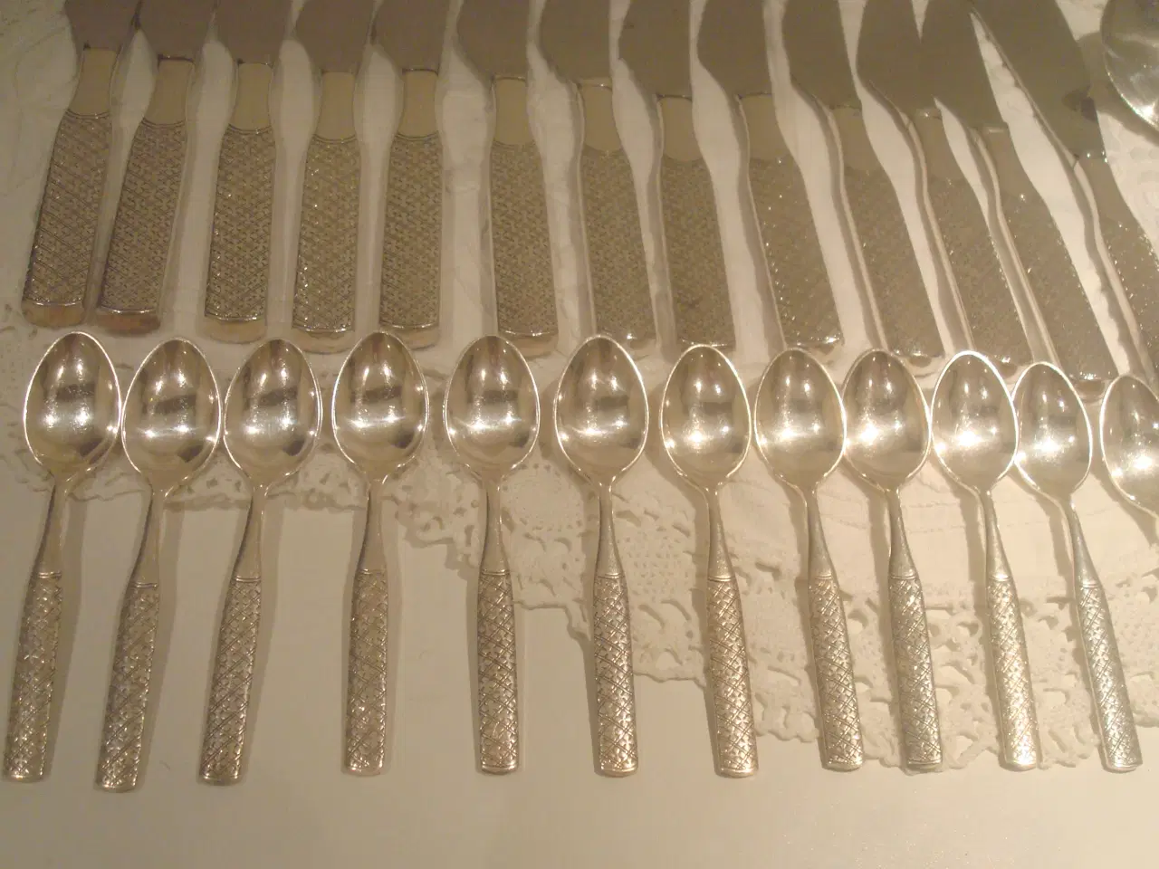 Billede 4 - KRYSTAL sølvpletbestik,FLOTTESTE STAND bl.a.knive
