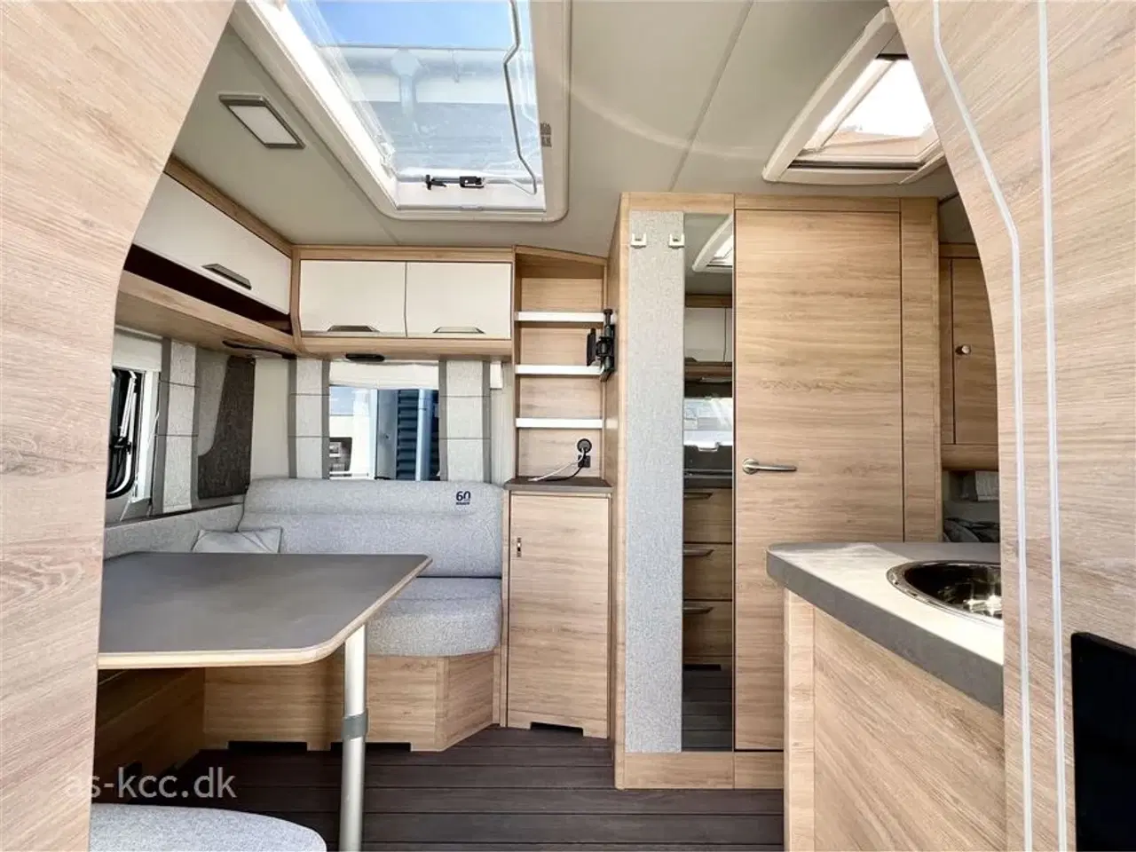 Billede 3 - 2024 - Knaus Südwind 460 EU 60 Års Jubilæumsmodel   Knaus Südwind 460 EU 60 Års Jubilæumsmodel  Enkelte senge